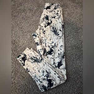 Balance Collection Size Medium Legging With Blue Floral Design 26” inseam